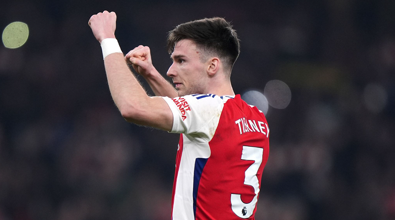 kieran-tierney-khep-lai-chuong-dep-tai-arsenal-bang-giot-nuoc-mat-va-mot-loi-cam-on