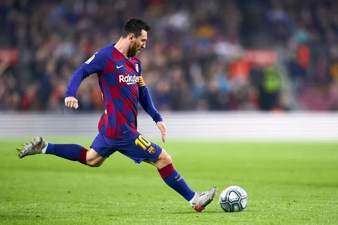 Bàn thắng xa nhất của Messi: Các khoảnh khắc kinh điển